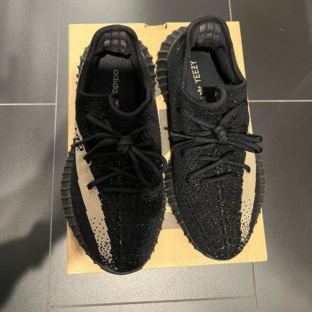 Adidas Yeezy Boost 350 V2 - BLACK/GREEN